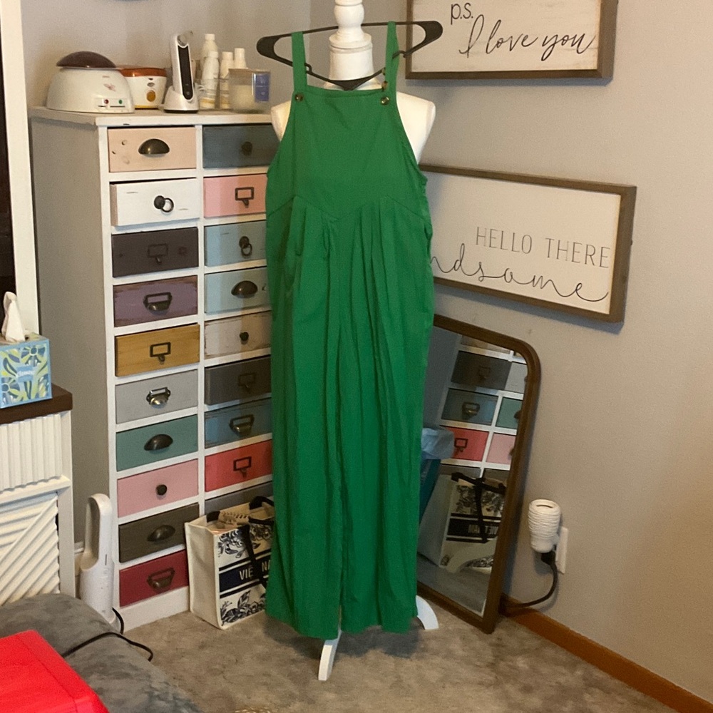 Green Sleeveless Jumpsuit